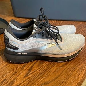 Women’s Brooks Sneakers